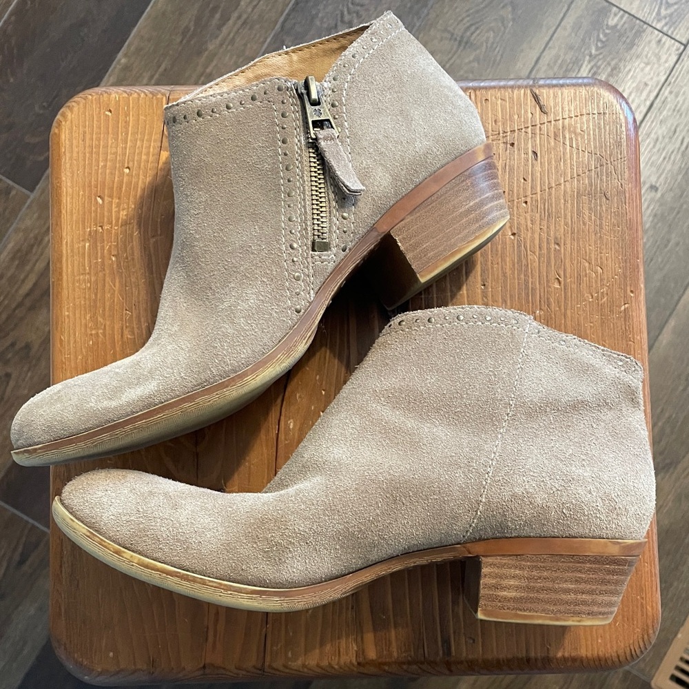 Lucky Brand Tan Suede Ankle Boots 8.5